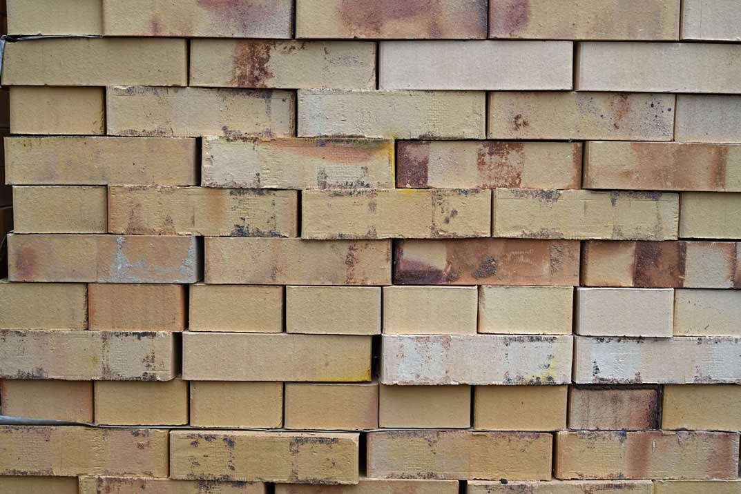 Klinker gelb geflammt als Pflaster befahrbar Preis 0,90 EUR/Stck