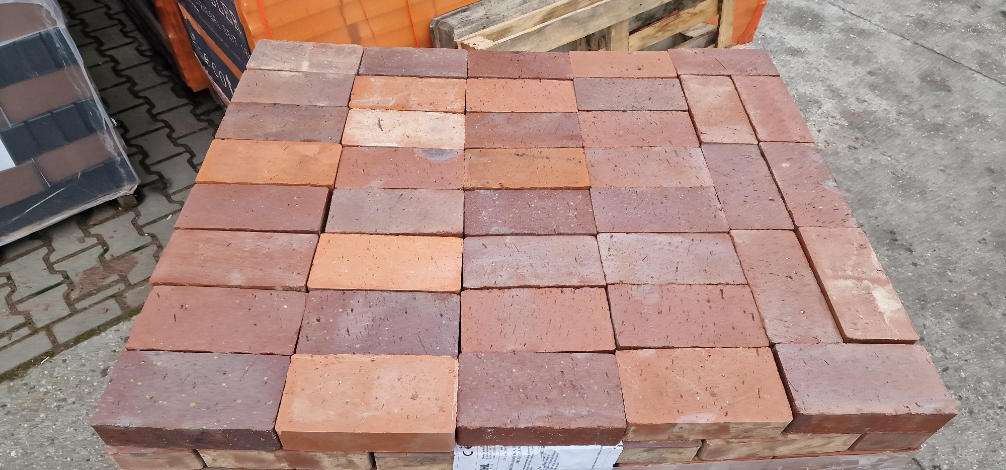 26 Paletten Pflasterklinker Alt Berlin Preis 0,50 EUR/Stck. (25 EUR